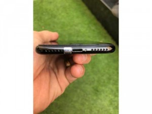 cần bán iphone 7 32G jet black