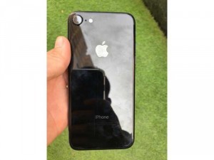 cần bán iphone 7 32G jet black