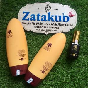 Combo Dầu Gội Xả Và Tinh Dầu ARGANMIDAS Phục Hồi Tóc Hư Tổn
BỘ SẢN PHẨM GỒM:
- 1 chai gội 450ml
- 1 chai xả 450ml
- 1 chai tinh dầu 50ml
👉 Dầu Gội Phục Hồi Tóc Hư Tổn ARGANMIDAS 450ml
- Dầu gội đầu tinh chất argan nhẹ nhàng tẩy sạch gầu và bụi bẩn đồng thời bổ sung dầu Argan, Keratin, Axit béo, Protein và các chất dinh dưỡng khác. Các thành phần chủ yếu này giúp bao bọc sợi tóc thành một lá chắn bảo vệ, tóc trở nên bóng mượt và chắc khỏe.
👉 Dầu Xả Phục Hồi Tóc Hư Tổn ARGANMIDAS 450ml
- Dầu xả tinh chất argan chứa công thức độc đáo ,tinh dầu argan thẩm thấu nhanh,ngay lập tức hấp thụ vào tóc để tạo độ sáng bóng và mượt mà cho tất cả các loại tóc.
👉 Tinh dầu Arganmidas phục hồi tóc hư tổn khô xơ 50ml
- Cung cấp hàm lượng chất dinh dưỡng, làm cho tóc suôn mềm, không bị rối. Tóc trở nên mượt mà sáng bóng.
- Hấp thụ cực nhanh, làm nhẹ tóc và cảm giác không còn nhờn.
- Bảo vệ tóc khỏi tia cực tím
- Giảm thời gian sấy khô đến 50%
- Giúp giữ ẩm cho tóc hư tổn đồng thời phục hồi độ bóng độ đàn hồi của tóc.
- Loại bỏ dư lượng chất trên bề mặt tóc ,cân bằng độ PH bên trong và bên ngoài của sợi tóc
- Chuyên dùng chữa trị tóc khô và hư tổn. Thành phần chiết xuất tinh chất Argan giúp sửa chữa chân tóc và bổ sung chất dinh dưỡng. Khắc phục các tổn thương tóc ,cung cấp collagen và độ ẩm làm cho mái tóc bóng đẹp,mềm mại và chắc khỏe.
Combo Dầu Gội Xả Và Tinh Dầu ARGANMIDAS Phục Hồi Tóc Hư Tổn
Hướng dẫn sử dụng:
- Thoa một lượng vừa đủ lên tóc ướt và masage nhẹ nhàng vào da đầu,rửa sạch và lặp lại nếu cần thiết,sau đó dùng dầu xả argan
- Sau khi gội đầu với dầu gội Argan ,thoa một lượng vừa đủ dầu xả argan để 1-2 phút rồi rửa sạch.tránh tiếp xúc với mắt.
LIÊN HỆ: 0389.059.923 (Zalo-FB)
------------------------------------
✅ Cam kết 100% hàng chính hãng
✅ Giao hàng toàn quốc
✅ Thanh toán khi nhận được hàng.