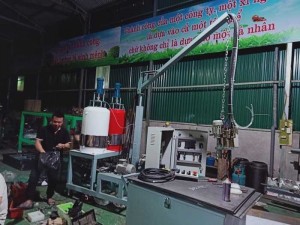 cung cấp máy phun pu Foam ( cách âm cách nhiệt bảo ôn đường ống kho lạnh tàu biển phòng hát )