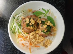 Cơm tấm bún thịt nướng bánh tráng
