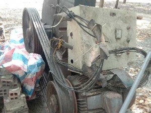 Bán máy băm củi