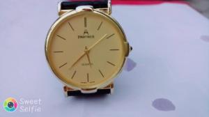 Đồng hồ quartz còn mới đẹp