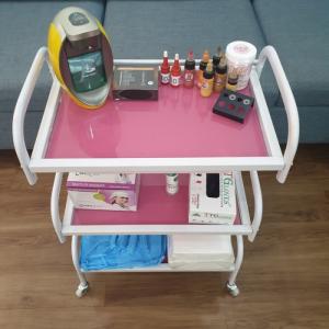 Kệ Spa 3 tầng - Xe đẩy đựng dụng cụ mặt kính cường lực màu Hồng
