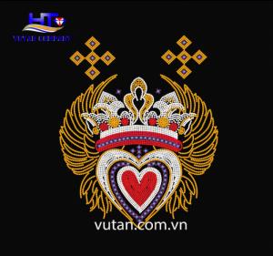 Vũ Tân company chuyên tạo hình đá ủi trang trí giày dép quần áo, theo công nghệ nước ngoài.