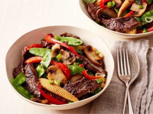 Combo : Bò xào rau củ , cơm trắng, canh củ cải, bắp cải xào