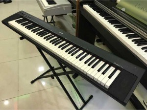 Piano Yamaha NP30