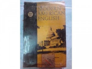 Sách Modern American English XB 1962.