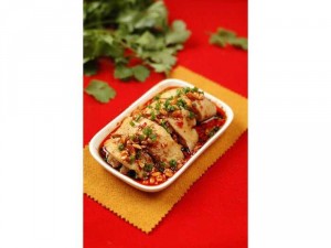 Combo : Gà nấu sa tế , Cơm trắng, canh khoai môn, đậu bắp xào