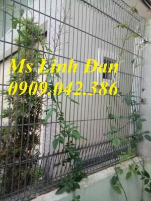 hàng rào bọc nhựa chấn 2 đầu tam giác