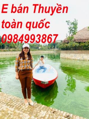 Vỏ Thuyền Composite dễ sủ dụng trong hồ nhỏ như Resot