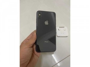 Iphone Xs max 64gb đen Qte như mới còn bh gần 12 tháng
