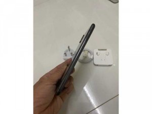 Iphone Xs max 64gb đen Qte như mới còn bh gần 12 tháng