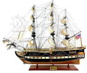 Thuyền chiến cổ Mỹ USS CONSTITUTION: Dài 99cm - Rộng 29.5cm - Cao 83cm