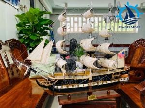 Thuyền chiến cổ Mỹ USS CONSTITUTION: Dài 99cm - Rộng 29.5cm - Cao 83cm