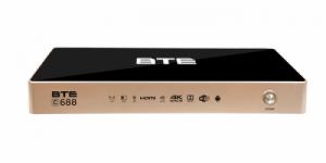 Nguồn điện AC (100 - 240V/ 50 - 60Hz/ 1, 5A). DC (12V - 5A max)
Tích hợp ổ cứng 4TB (Up to 6TB, 8TB, 10TB)
Cổng ra âm thanh stereo Digital out HDMI, SPDIP - Analog out AV
Cổng kết nối hình ảnh
HDMI (full HD 1920x1080), VGA
Cập nhật bài hát qua internet Lan, wifi
Ngôn ngữ Việt, Anh, Hoa, Hàn.....
Kích thước Cao 4.3cm x Rộng 35.5cm x Sâu 20.8cm.
Trọng lượng 2, 0kg
Màu sắc Vàng, Đen