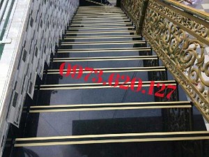 Nẹp chống trơn trượt cầu thang tam cấp