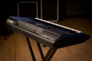 Mặt sau Đàn Organ YAMAHA PSR - SX700 New Full Box - Khát Vọng Music