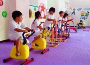 Dụng cụ tập gym mầm non cho trẻ nhỏ vui chơi, vận động