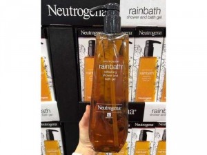 Sữa tắm Neutrogena Rainbath trị mụn lưng chai 1.18L tặng 1 chai dầu massage neutrogena oil