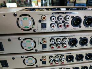 Vang số x12 mới bảo hành 12 tháng