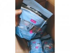 Khăn ướt tẩy trang Neutrogena Makeup Remover của Mỹ