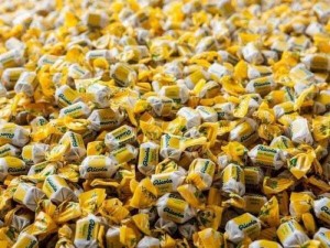 Kẹo Thảo Mộc Giảm Ho Khàn Giọng Ricola loại kiêng đường 105 viên của Mỹ