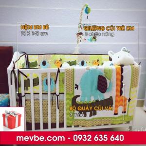 Cũi trẻ em Darling màu trắng gồm 3 chức năng sử dụng như dùng làm cũi em bé từ 0 đến 24 tháng, giường đơn trẻ em từ 18 tháng trở lên và ghế salon khi trẻ lớn 5 - 7 tuổi (tùy theo sự phát triển và thể trạng của từng bé)
