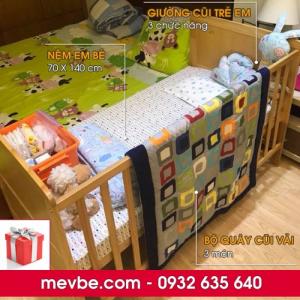 Cũi cho bé Marlow màu tự nhiên gồm 3 chức năng sử dụng như dùng làm cũi trẻ em từ 0 đến 24 tháng, giường cũi cho trẻ nhỏ từ 18 tháng trở lên và ghế salon khi trẻ lớn hơn (tùy theo sự phát triển và thể trạng của từng bé)