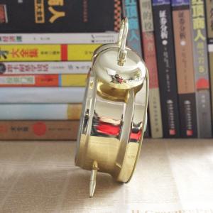 đồng hồ để bàn chạy cót không xài pin
