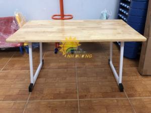 Chuyên cung cấp bàn gỗ mầm non hình chữ nhật gập chân cho trẻ em