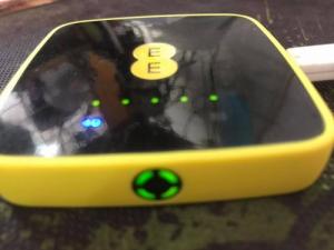 BỘ phát wifi 4G alcatel EE40 hàng pháp, pin 1500mAh, 10user, 150Mbps