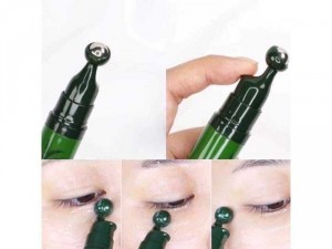 ????Cây Lăn Dưỡng Da Mắt Và Da Mặt Innisfree Green Tea Seed Eye & Face Ball
