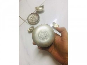 Nén bạc dĩa cổ xưa