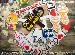 In ấn các bảng sticker hashtag cầm tay chụp ảnh dự sự kiện khai trương