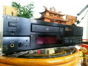 Đầu CD SONY X333ES