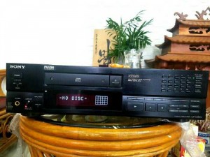 Đầu CD SONY X333ES