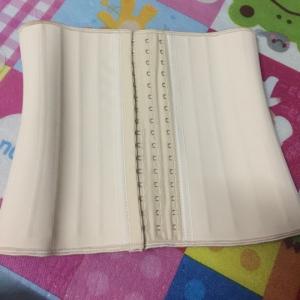 Đai gen bụng latex / Đai nịt bụng latex
- Sản phẩm được làm từ 100% cao su nguyên chất
- Latex được tráng cao su giúp tạo nhiệt, giảm sự thoát nhiệt nên khi mặc bạn sẽ thấy phần eo mặc latex luôn nóng, nhiệt độ này giúp đốt cháy mô mỡ dưới da, mang lại vòng eo săn chắc
- Cấu tạo 9 xương/ 25 xương thép cố định chiều dọc áo nên chỉnh dáng chuẩn, hạn chế thói quen ngồi khom lưng nhiều dẫn đến bị mỡ bụng dưới
- Đeo vô là eo giảm 4-6cm liền luôn, đeo thường xuyên trong vòng 2-3 tháng eo sẽ đc định hình kiểu đồng hồ cát
- Có 3 nấc điều chỉnh , vừa đeo kết hợp tập gym sẽ có kết quả nhanh chóng hơn, sau 1-2 tuần sẽ có thể lùi vô đc nấc 2
- Ngày mặc 5-7 tiếng là đc rồi nè cũng ko khó chịu nên bạn nào càng chịu khó càng mặc nhiều thì eo giảm càng nhanh, hay kết hợp tập luyện trong lúc đeo sẽ cho kết quả bất ngờ luôn
Call : 0394.850.822 gặp Duyên