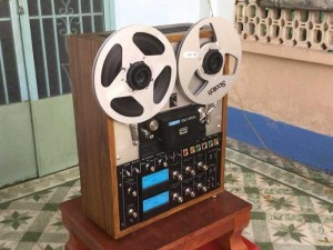 Tân Audio biên hoà Đầu băng cối AKAI GX-400 D ( Hàng đẹp 2 mắt xanh zin nguyên bản)