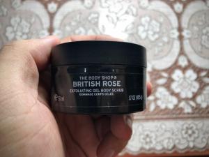 Gel tẩy tế bào chết The Body Shop British Rose Exfoliating Gel Body Scrub 50m