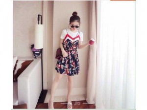 Set Áo Thun + Yếm Hoa Cực Sang