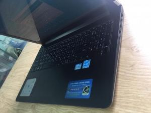 Qúa rẻ laptop vỏ nhôm phím sáng fui phím số Dell 5547 core i3-4030U Ram 4gb H