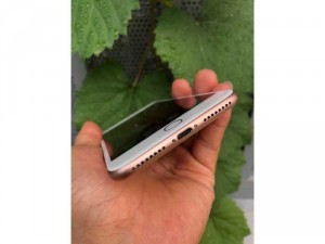 Không dùng đến bán lại Iphone 8+ 64gb mới 99%