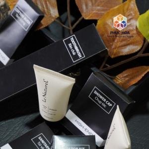 Amenities là bộ vật dụng tiêu dùng cá nhân, chủ yếu là các đồ sử dụng một lần