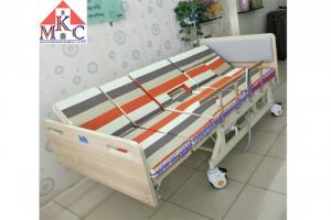 Các mẫu giường bệnh điều khiển bằng điện giá chỉ 10.5tr