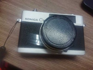Máy ảnh film Konica C35