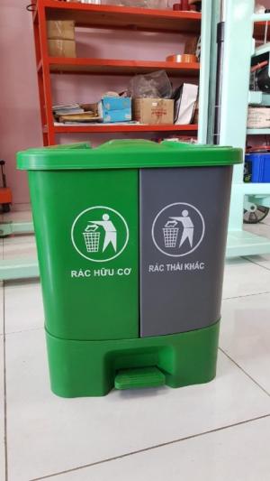 thùng 40 lít 2 ngăn , mỗi ngăn 20 lít , nấp đạy kín , đạp chân