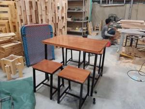 Bàn ghế gỗ cần bán gấp..