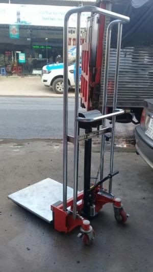 XE NÂNG TAY CAO
Model: SDDJ 1500
Tải trọng: 400kg
Chiều cao nâng thấp nhất: 90mm
Chiều cao nâng cao nhất: 1500mm
