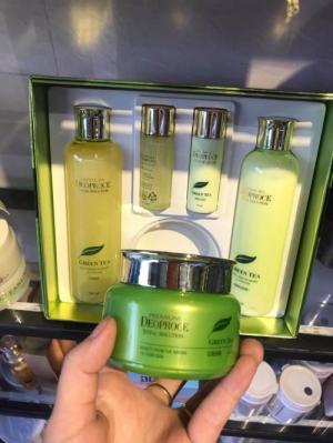 Set dưỡng da trà xanh DEOPROCE